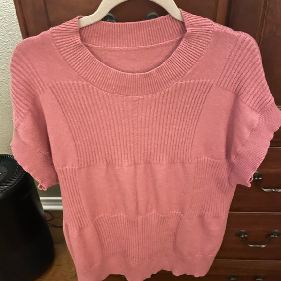 Pink Ribbed Short Sleeve Sweater - Picture 2 of 3